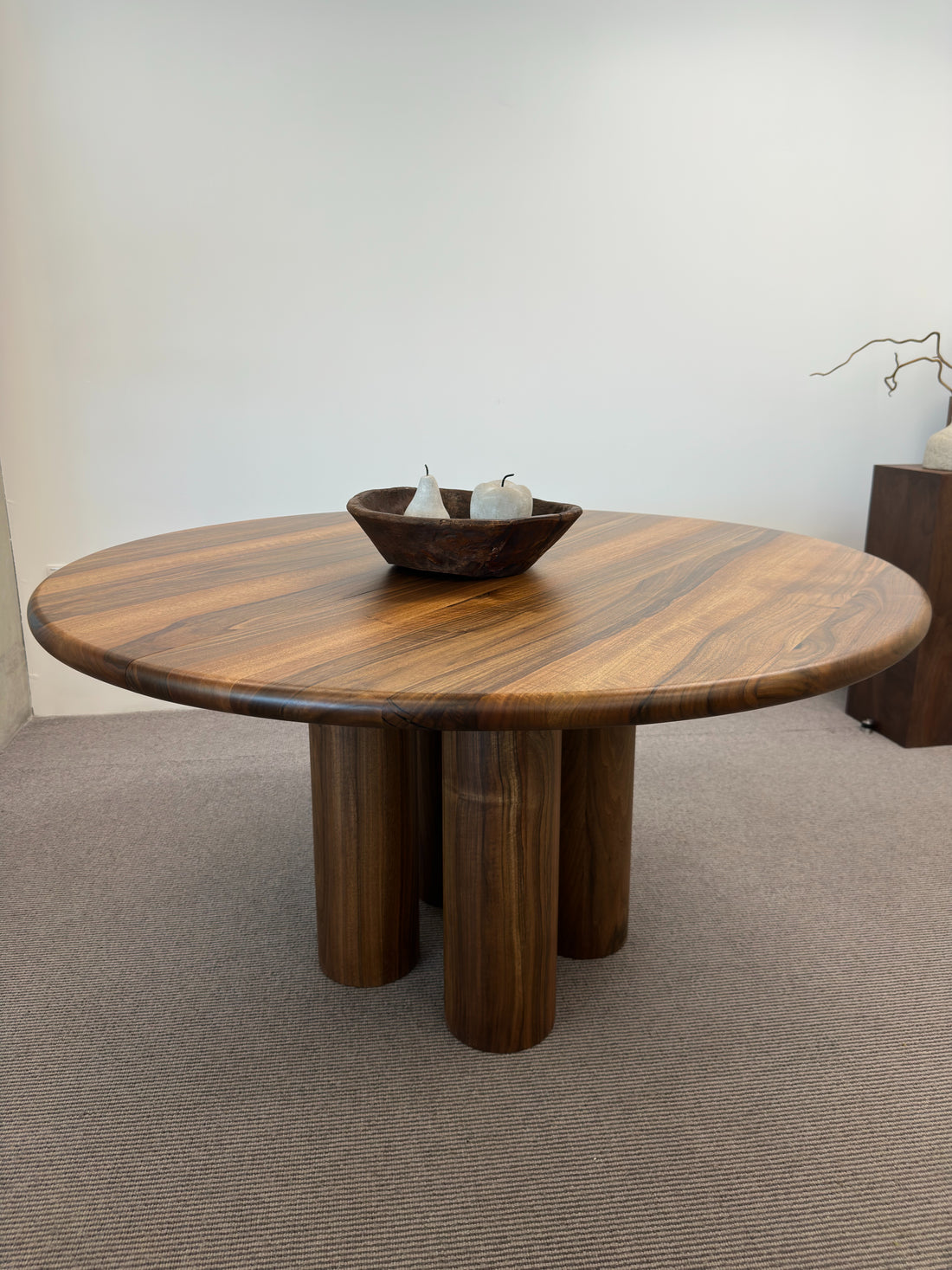 Ella Round Walnut matbord